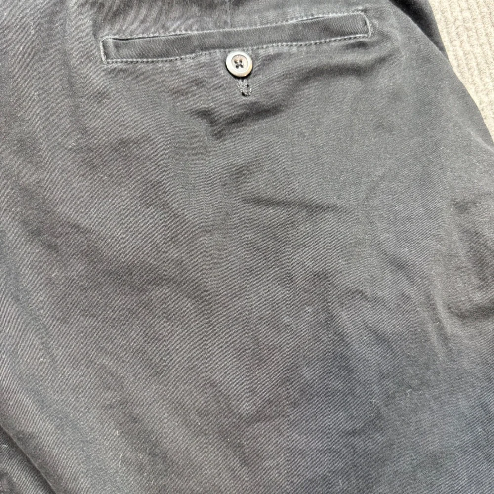 St Johns Bay Mens Black Comfort Stretch Chino Shorts Size 40 Flat Front Cotton